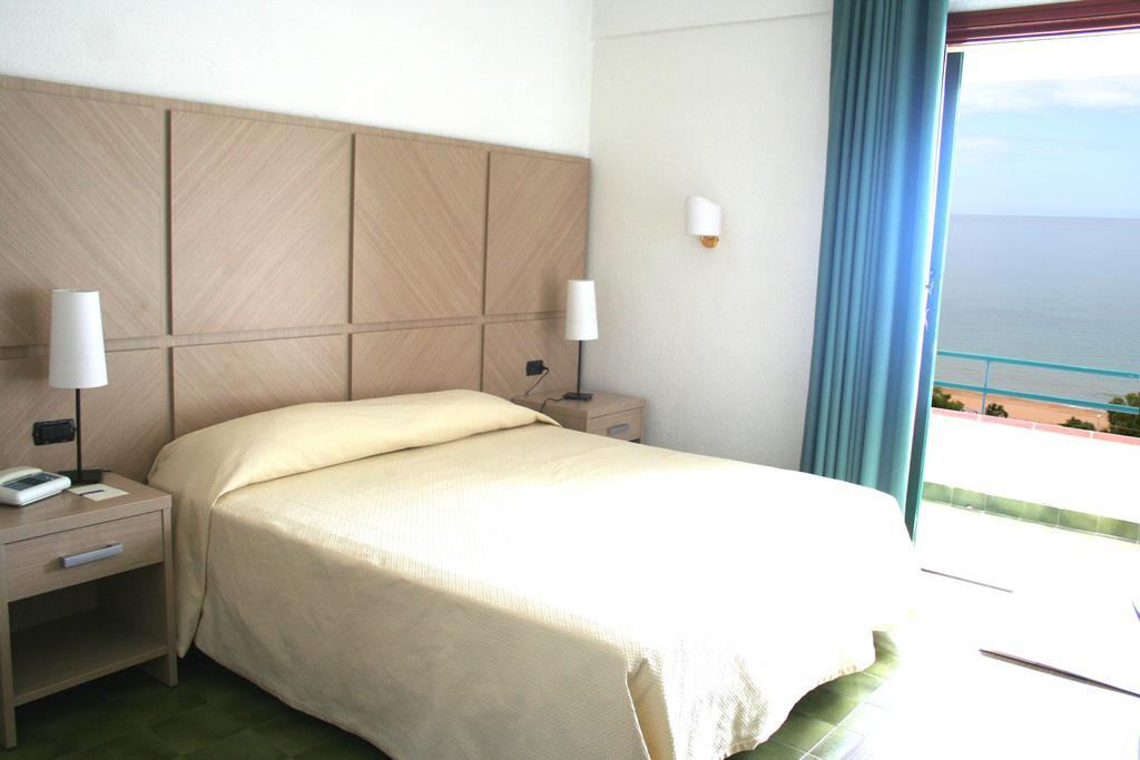 Costa Tiziana Hotel Village Crotone Room photo